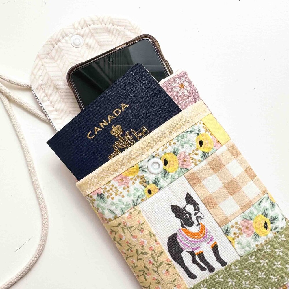 Handmade Boston terrier passport bag for dog lovers - Picture 2 of 10